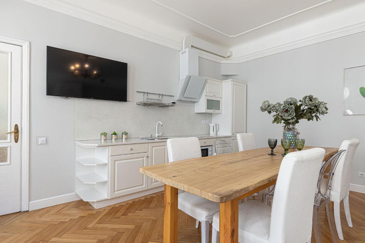 Modern History Apartment Таллінн Екстер'єр фото